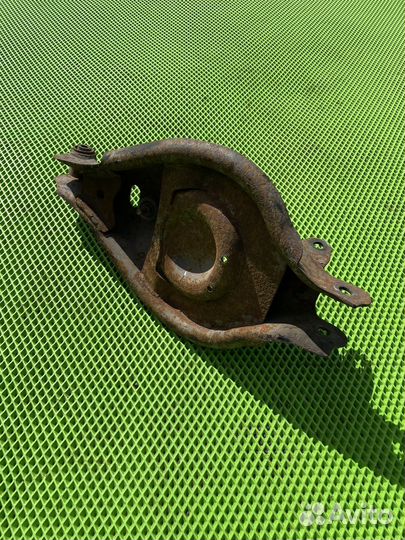 Рычаг задний правый подпружинный антара