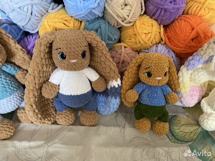 Вязаные игрушки зайка амигуруми