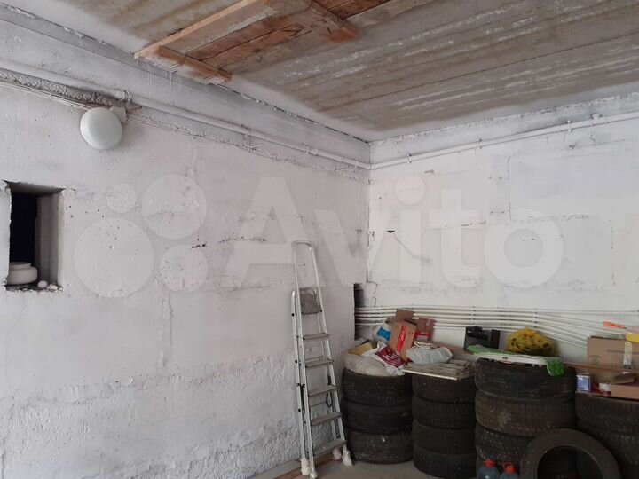 Гараж, > 30 м²