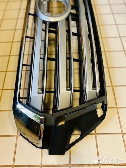 Решетка радиатора toyota land cruiser 200 2015+