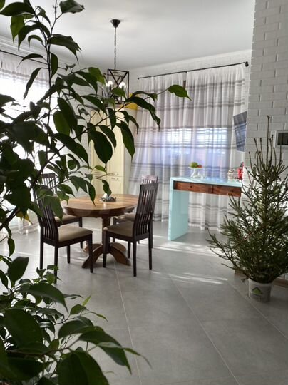 Дом 200 м² на участке 9 сот.