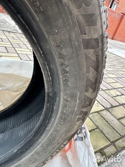 Bridgestone Blizzak Spike-02 215/55 R17