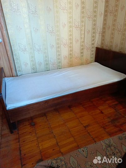 Кровать односпальная с матрасом взрослая