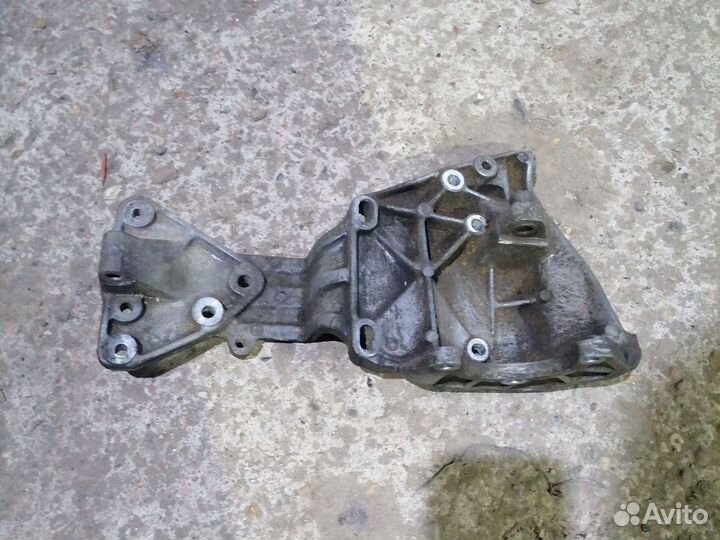 Кронштейн двигателя Ford Mondeo 4