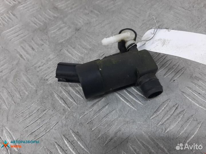 Насос (моторчик) омывателя стекла Volvo V70 3 2009