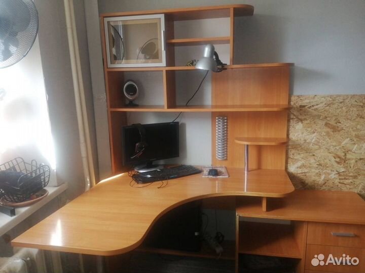 Продам компьютерный стол, состояниее хорошее