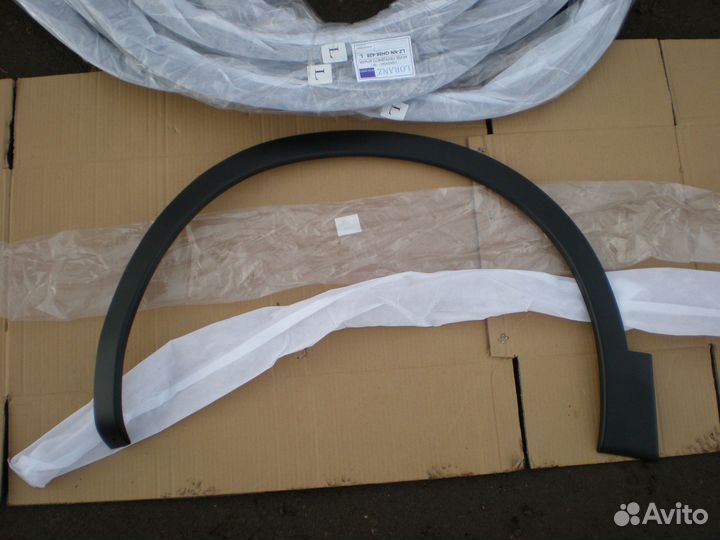 Молдинг крыла пер левый Тайвань Nissan Qashqai J10