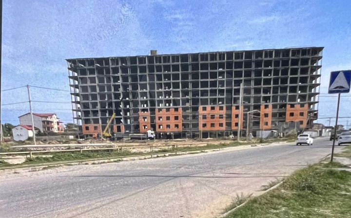 2-к. квартира, 56 м², 1/11 эт.