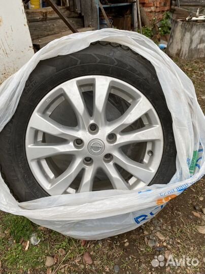 Goodyear Ultragrip Ice Arctic 215/60 R16