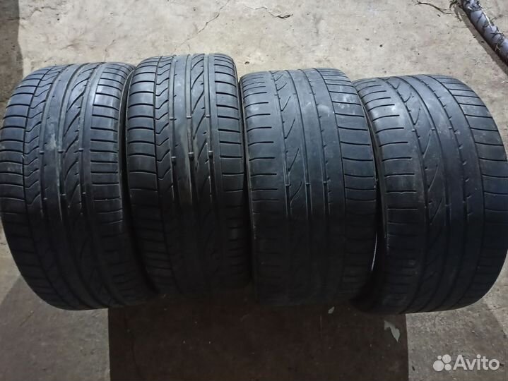 Bridgestone Potenza RE050A 245/40 R18 и 265/35 R18 97