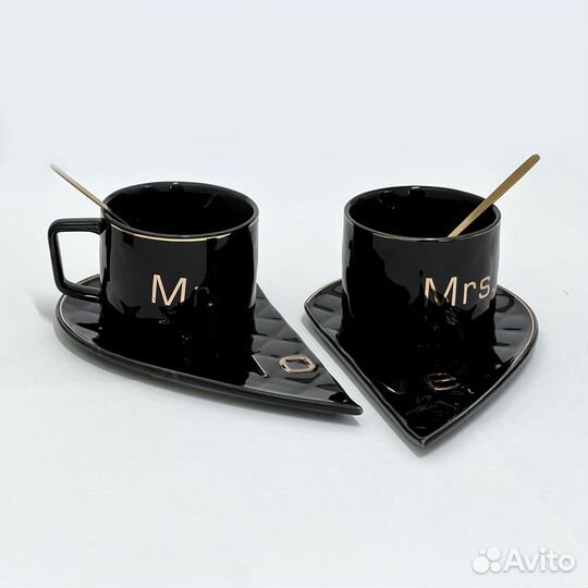 Кофейная пара чашка с ложкой и блюдцем love