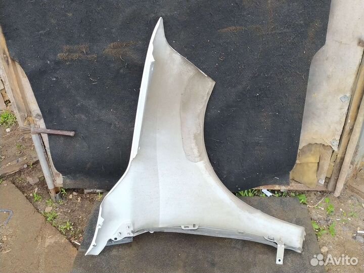 Переднее левое крыло renault fluence