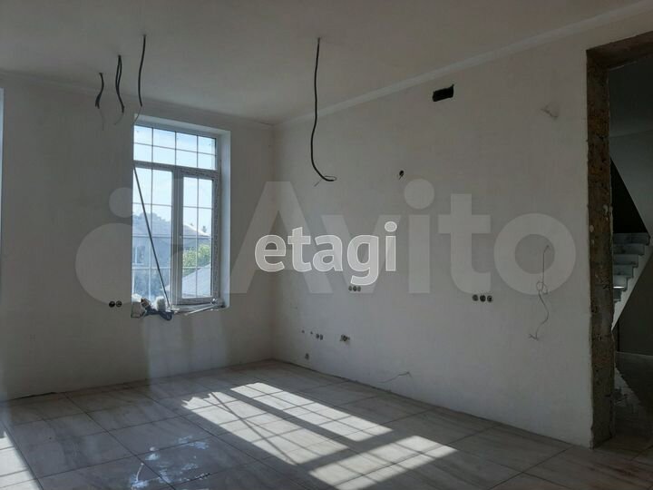 Коттедж 470 м² на участке 9 сот.