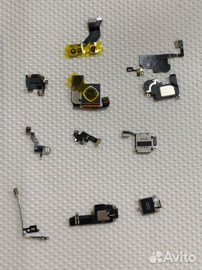 На разбор iPhone 13