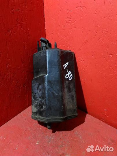 Адсорбер топливный Ауди 80/90