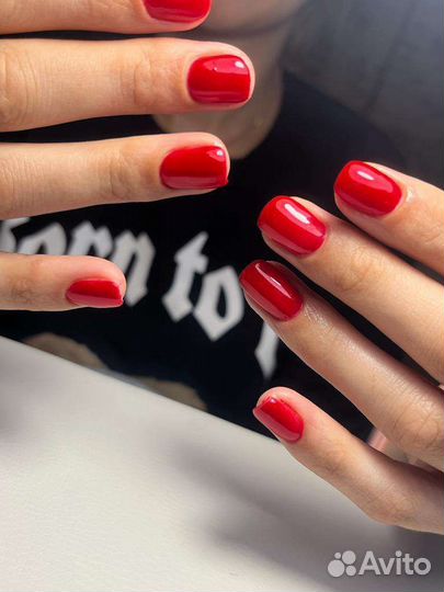 Маникюр с покрытием гель-лаком