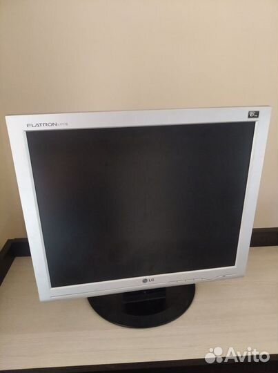 Монитор LG 17