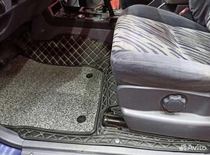 Коврики в салон на Toyota Land Cruiser