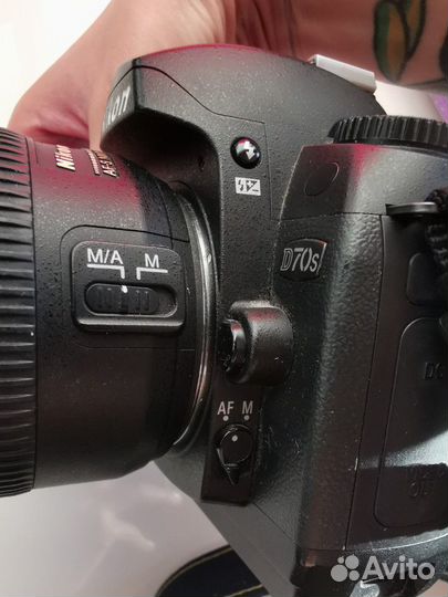 Зеркальный фотоаппарат Nikon D70s