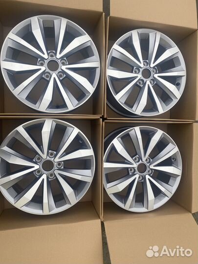 Диски новые оригинал Karoq Octavia Taos R17