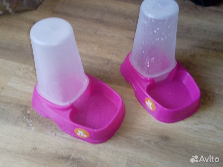 Поилка-кормушка. 1,5 л