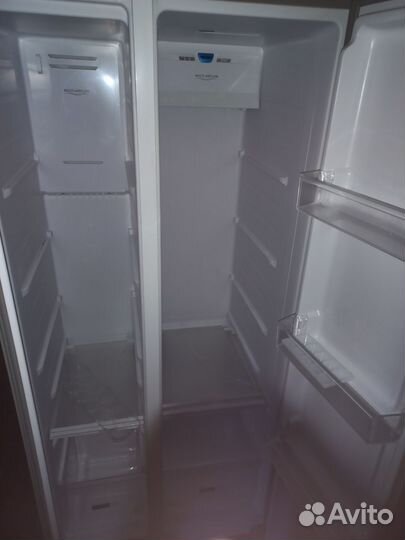 Холодильник двухкамерный новый