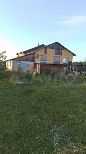 Дом 200 м² на участке 42 сот.