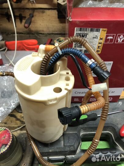 Модуль в сборе с бензонасосом vw touareg 4,2