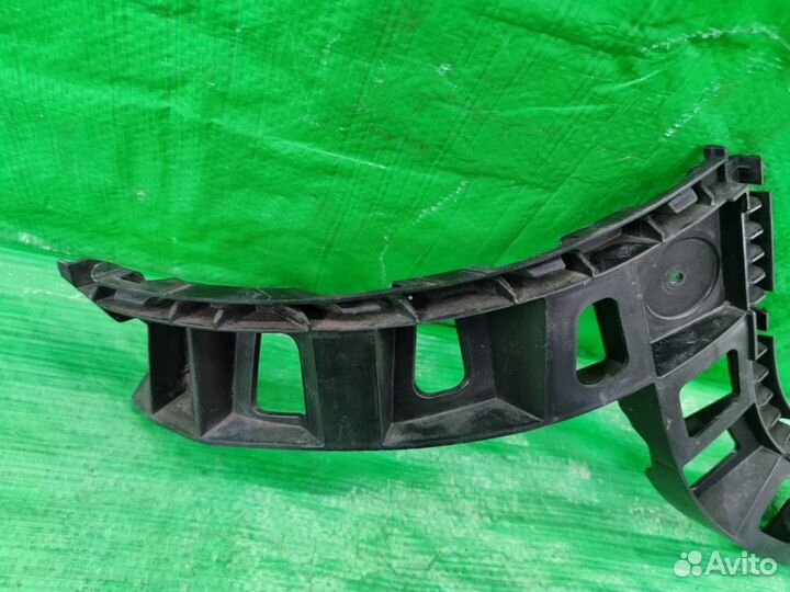 Направляющая бампера прав. зад. Volkswagen Tiguan