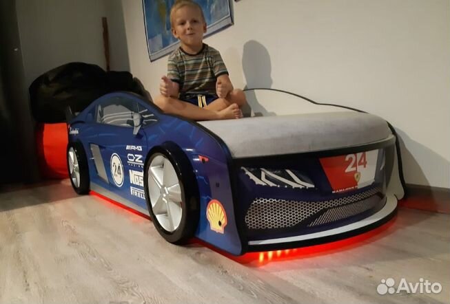 Детская кровать машина с матрасом