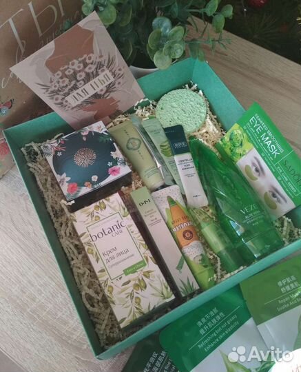 Подарочный бокс / бьюти-бокс
