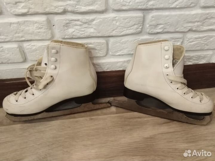 Продам коньки детские