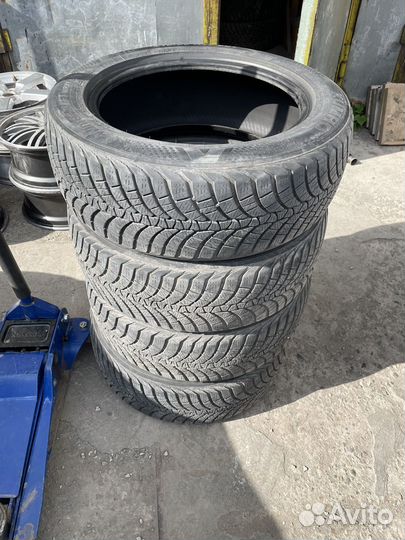 Шины 215/55/ r17