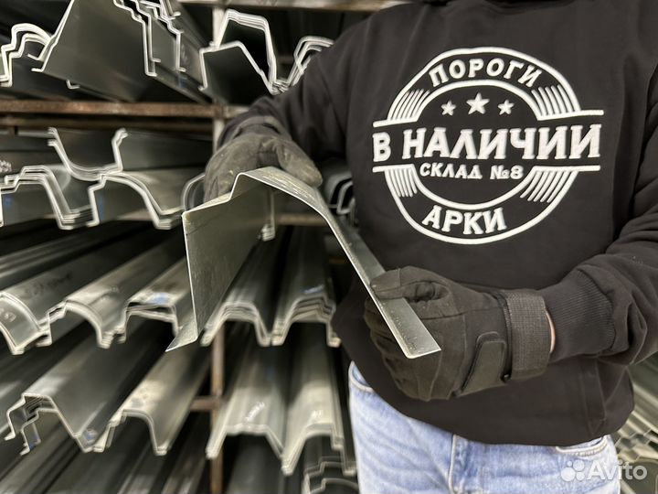 Левый Порог Toyota bB 1