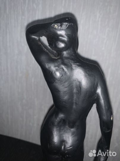 Статуэтка девушки