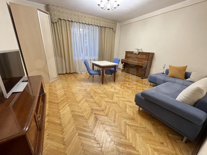 2-к. квартира, 64 м², 2/6 эт.