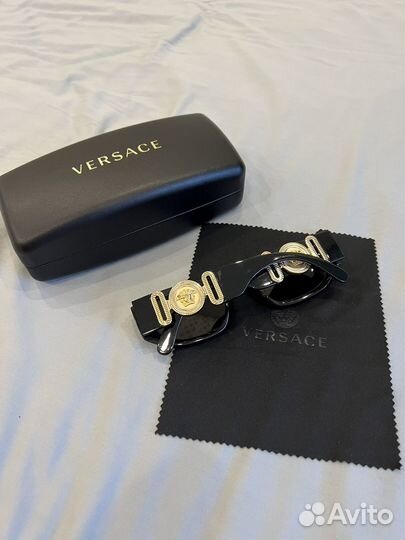Солнцезащитные очки versace medusa