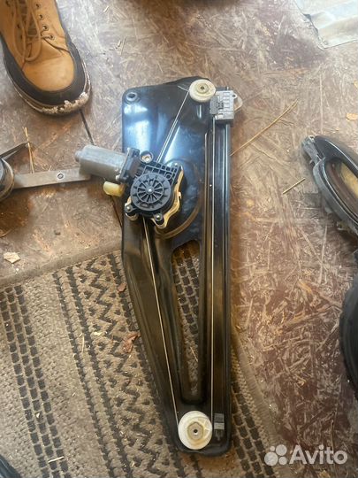 Стеклоподъемник задний левый range rover l322