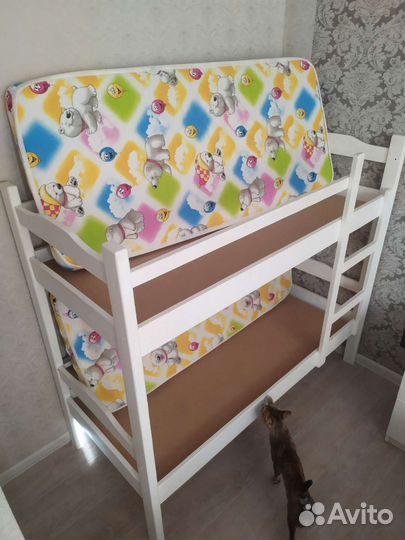 Кровать двухьярусная массив дерева