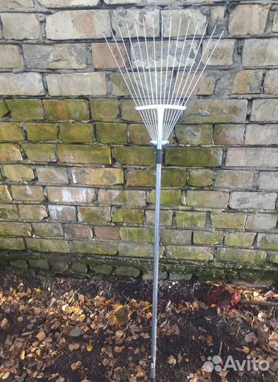 Грабли веерные садовые новые