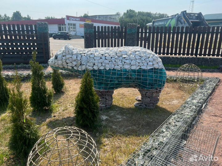 Скульптура из металла для дома и сада