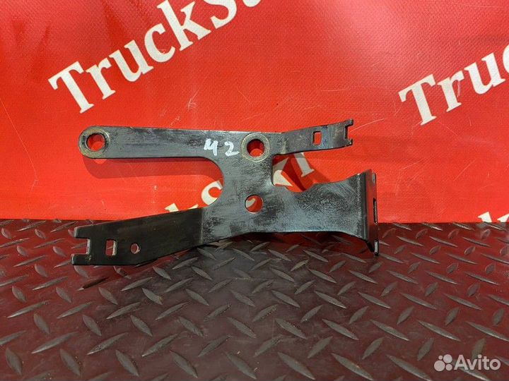 Кронштейн патрубков отопителя Man TGS, Man TGX