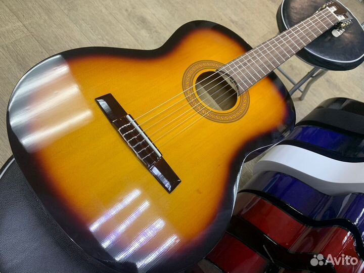 Гитара классическая с нейлоновыми струнами