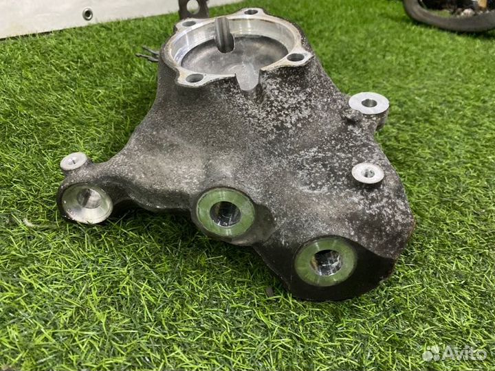 Поворотный кулак передний левый Bmw 5 F10 2.5 N52