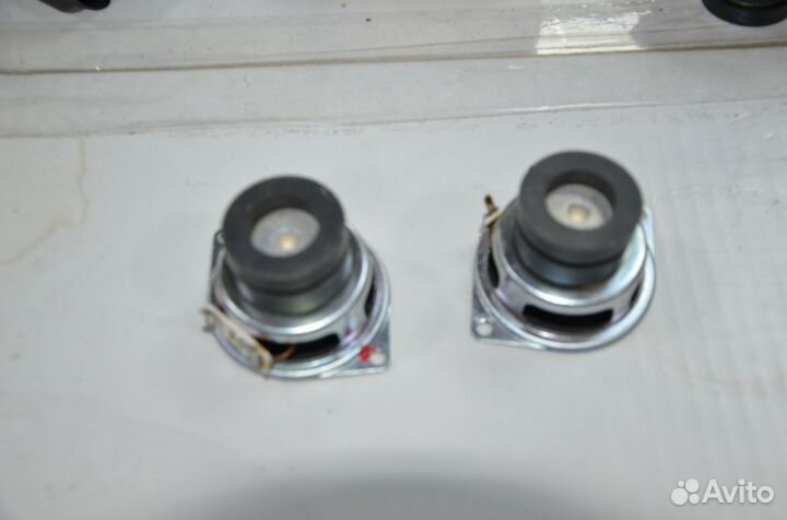 Динамики JBL 2