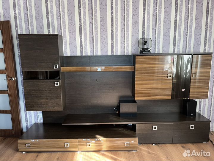 Стенка в гостиную