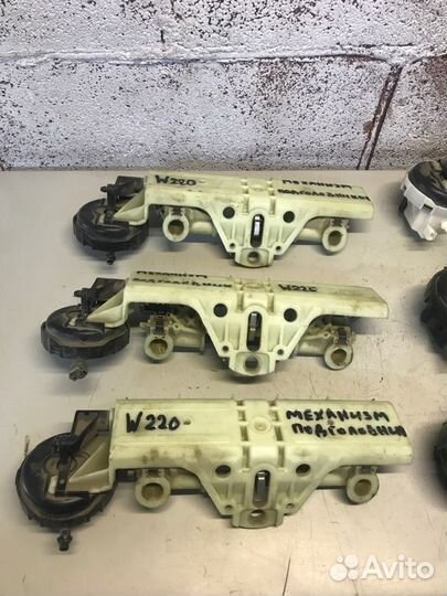 Механизм подголовников задний Mercedes-Benz