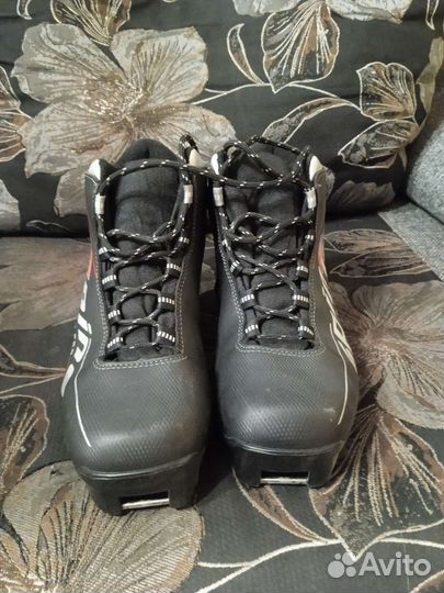 Ботинки лыжные