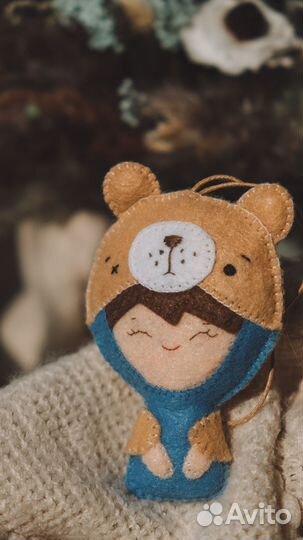 Новогодняя игрушка из фетра ручной работы 