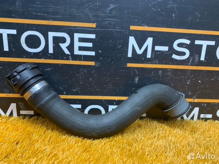 Патрубок радиатора нижний Mercedes-Benz E-Class